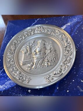 Royal Selangor Pewter Plate Christmas Santa Claus Scene Andrea Hollis w/Box